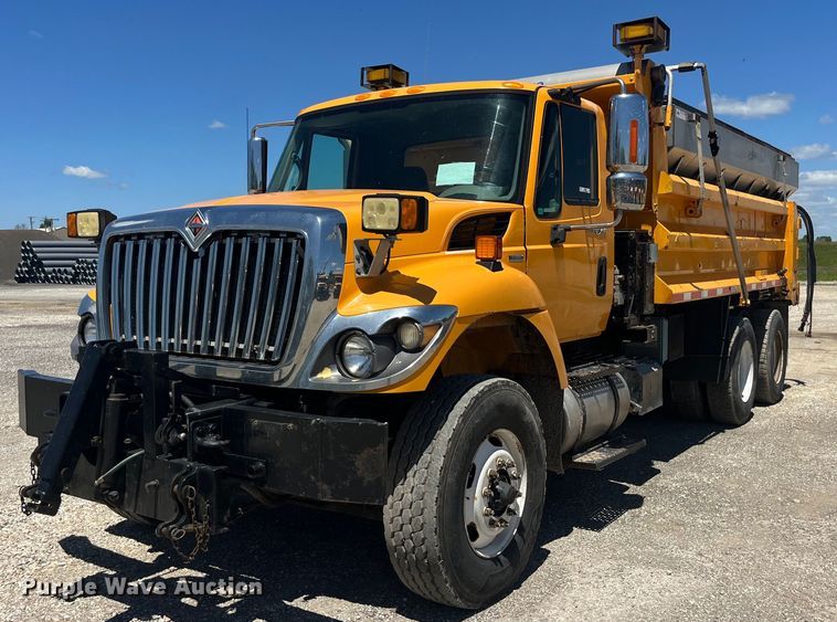 2011 International  7500 dump truck - EK8599