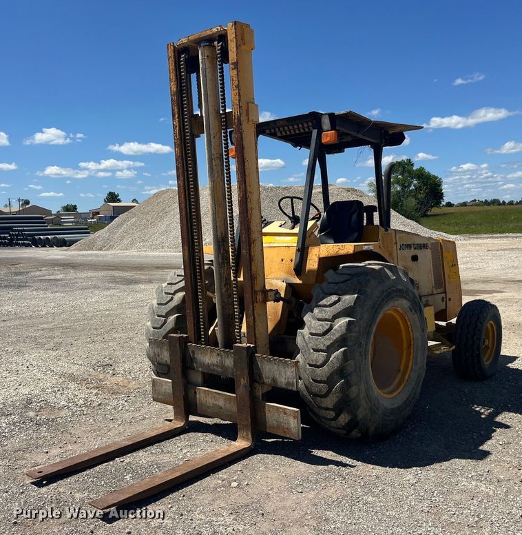 1987 John Deere 482C forklift - EK8604