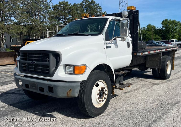 2003 Ford F650 Super Duty XL flatbed truck - EK8613