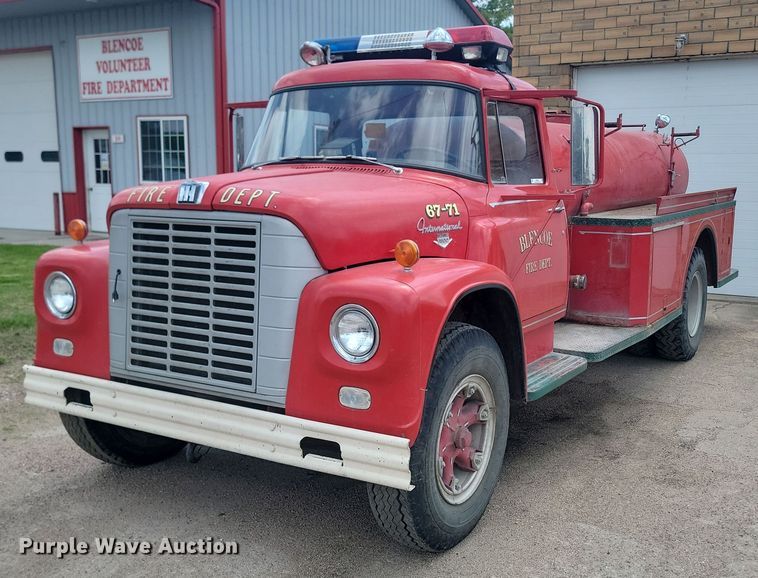1962 International  Loadstar 1700 pumper fire truck - NZ9886