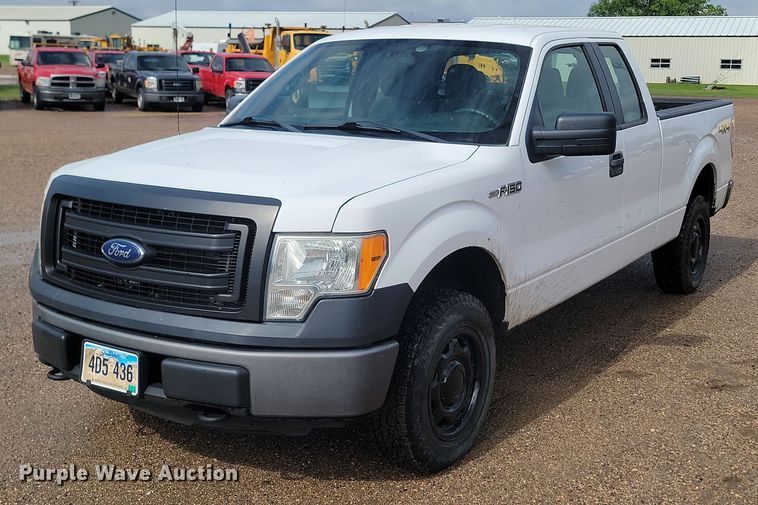 2013 Ford  F150 XL SuperCab pickup truck - NZ9889