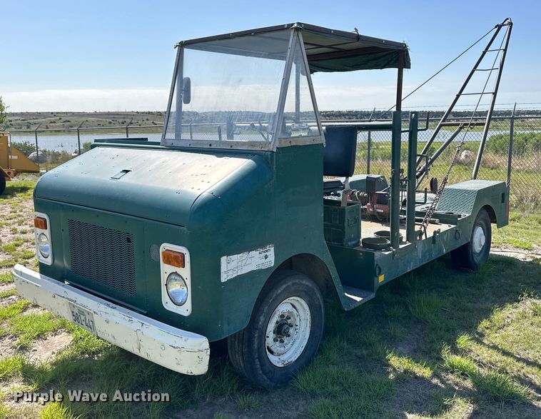 1974 Army Surplus winch truck - OI9135