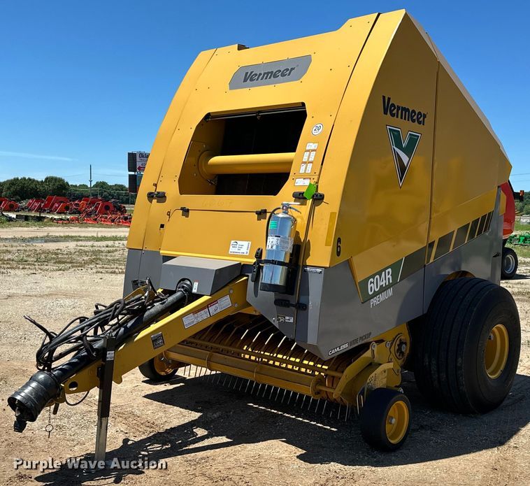 2021 Vermeer  604R Premium  round baler - DO6959