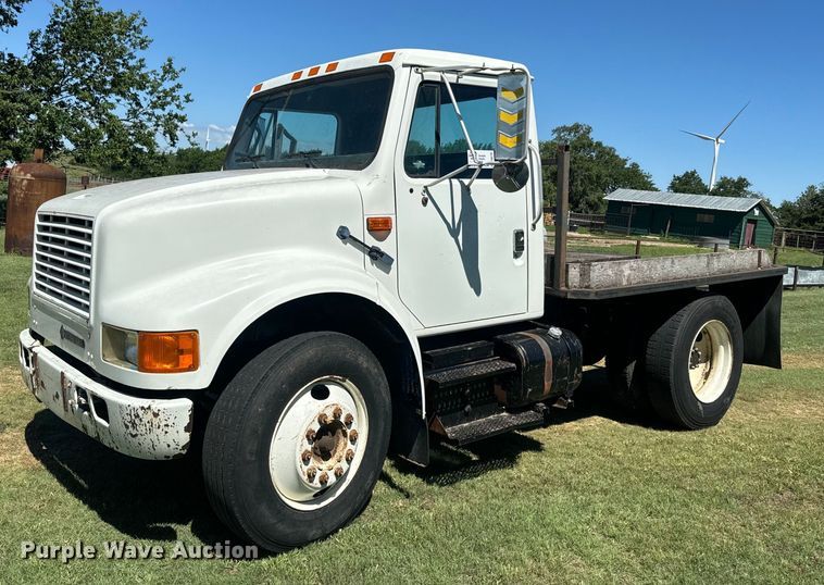 1995 International  4700 flatbed truck - DQ6791