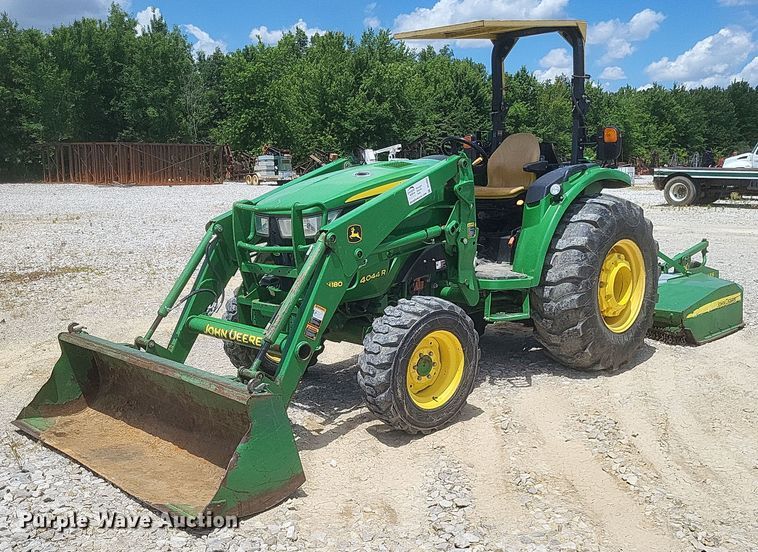 2018 John Deere  4044R MFWD tractor - DR4804