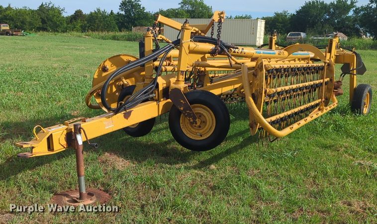 Vermeer R23A hay rake - NG9881