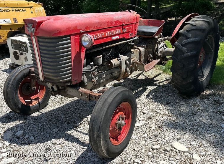 1962 Massey Ferguson  65 tractor - NT9315