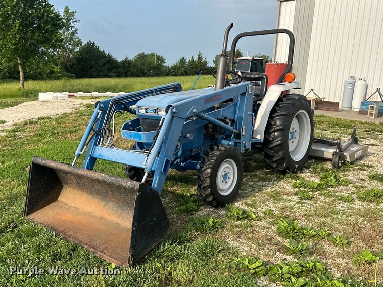 1996 Ford  1715 MFWD tractor - NT9320