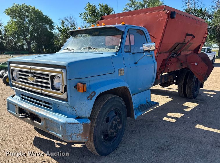 1973 Chevrolet C60 feed mixer truck - OI9216