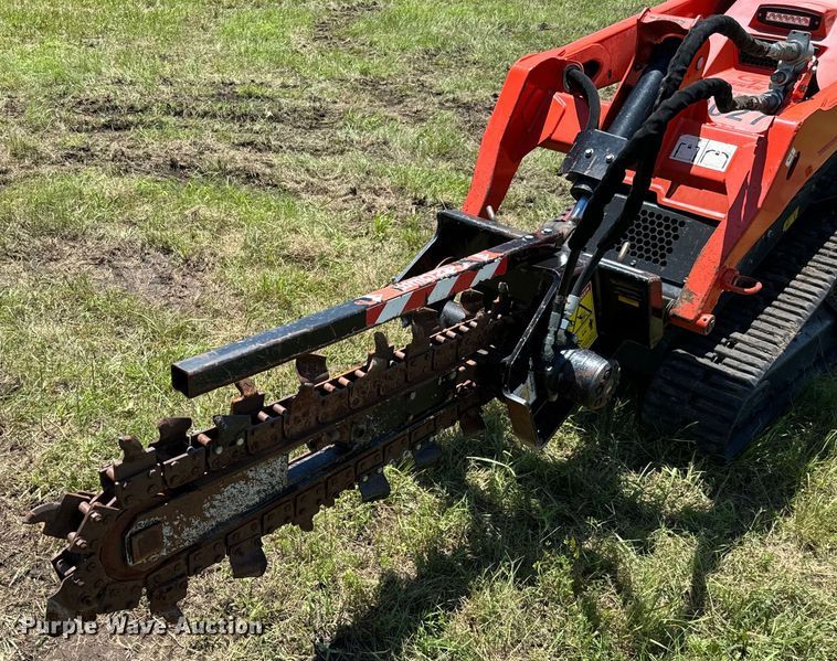 2019 Ditch Witch  compact utility loader trencher  - EH3926
