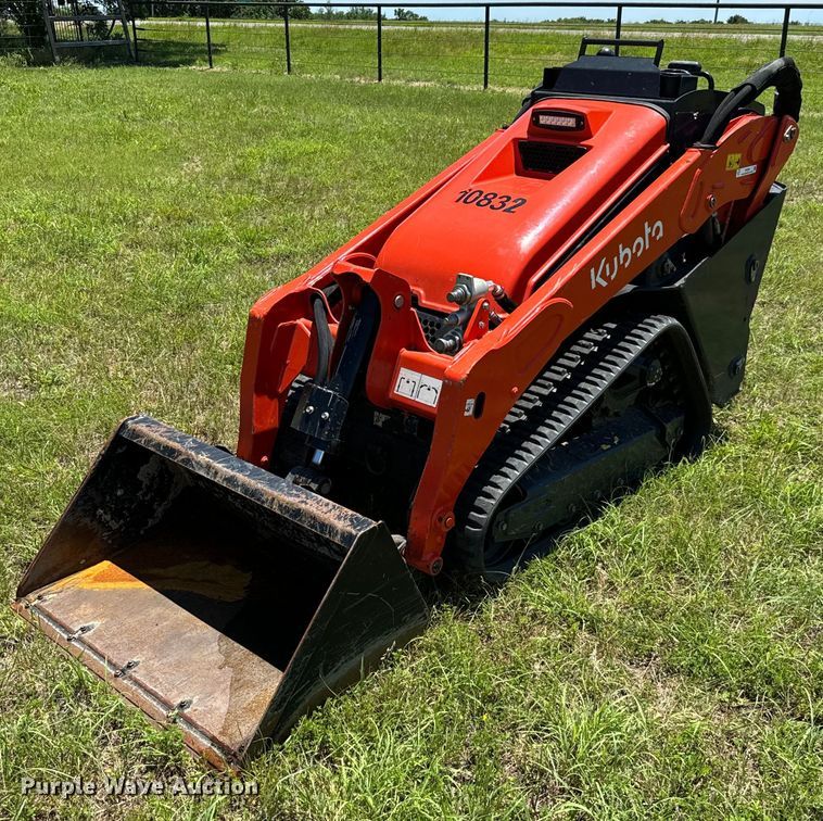 2021 Kubota SCL1000 compact utility loader - EH3930