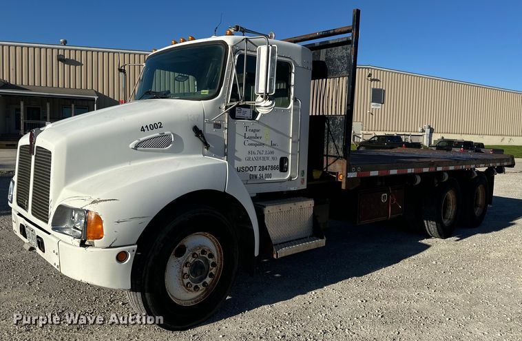 2004 Kenworth T300 dump flatbed truck - DL4412