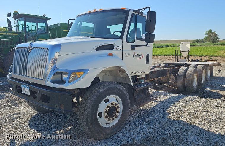 2007 International 7500 truck cab and chassis - DP6416