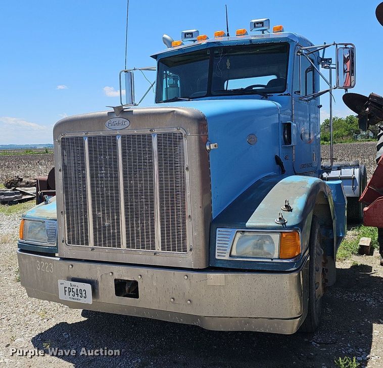 1996 Peterbilt 377 semi truck - DP6421