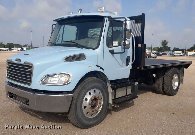2014 Freightliner  Business Class M2 flatbed truck - DQ7112