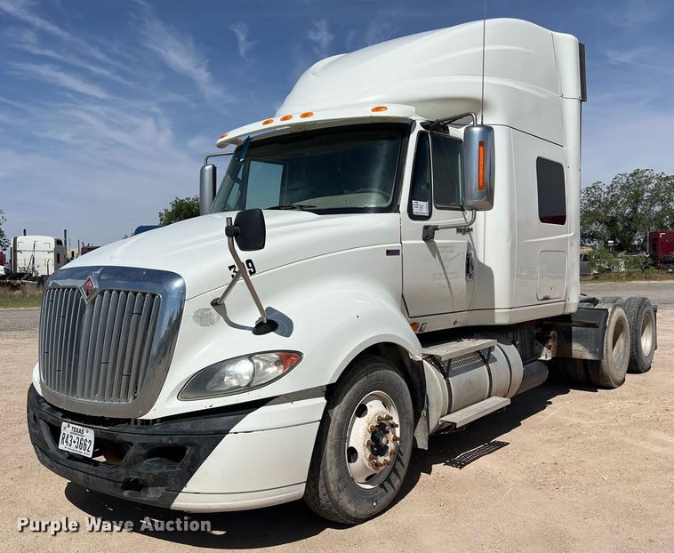 2013 International  ProStar Plus semi truck - DS3072