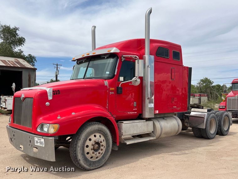 2007 International  9400i semi truck - DS3076
