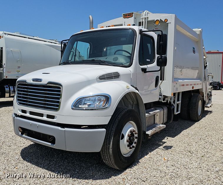 2017 Frieghtliner  M2106 refuse truck - EJ5502