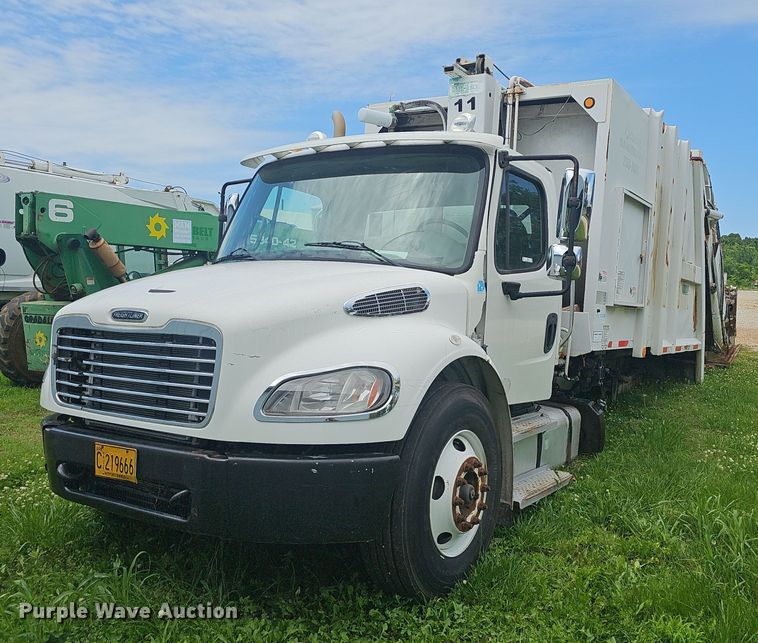 2011 Frieghtliner  M2 refuse truck - EJ5620