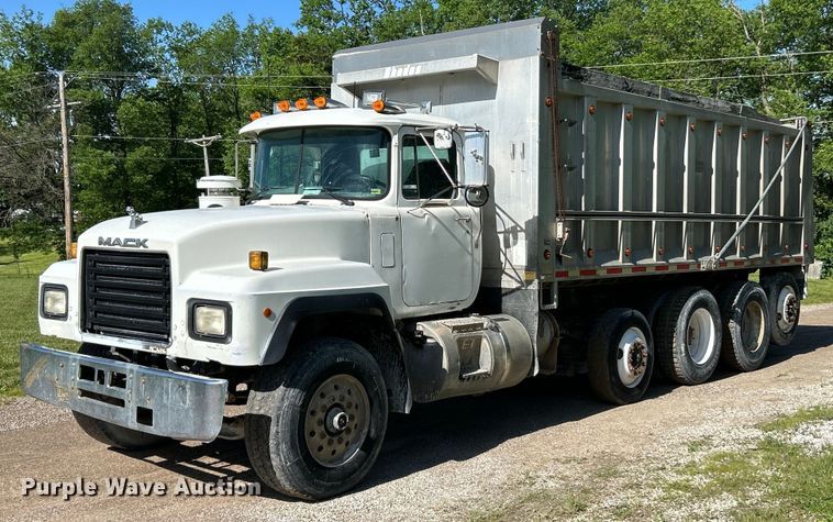 1998 Mack RD690S dump truck - EK4678