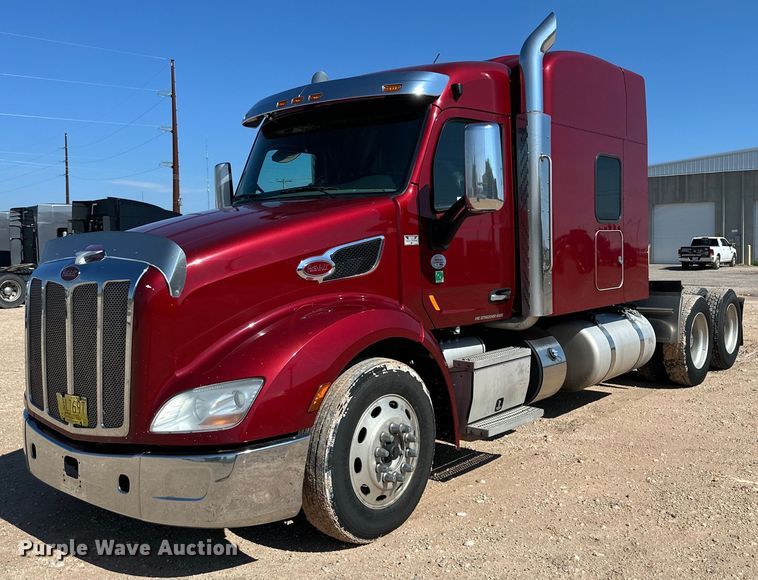 2020 Peterbilt 579 semi truck - ZA0424