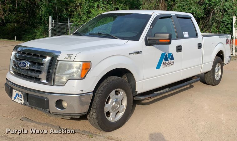2011 Ford  F150 XLT SuperCrew pickup truck - DM7913