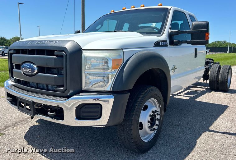 2013 Ford  F550 SuperCab truck cab and chassis - DO6527
