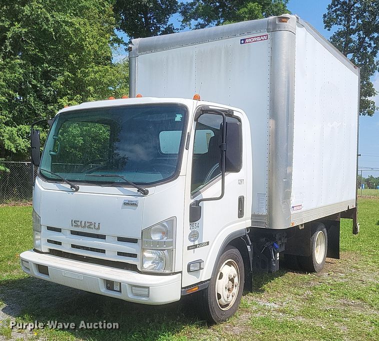 2014 Isuzu  NRR box truck - DR4815