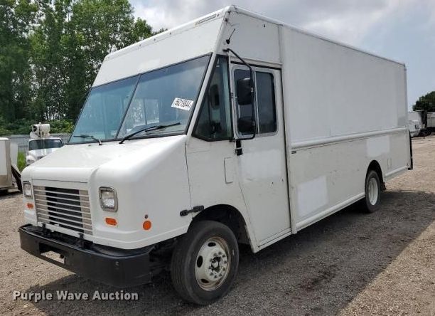 2021 Ford  F59 delivery truck - DS5561