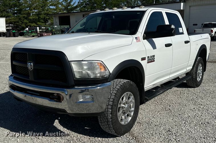 2013 Dodge  Ram 2500HD Crew Cab pickup truck - DV5774