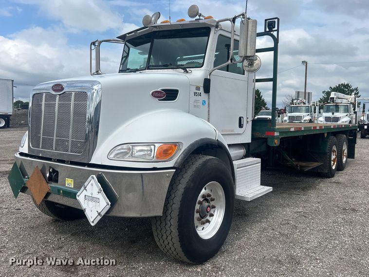 2007 Peterbilt  340 flatbed truck - EG0695