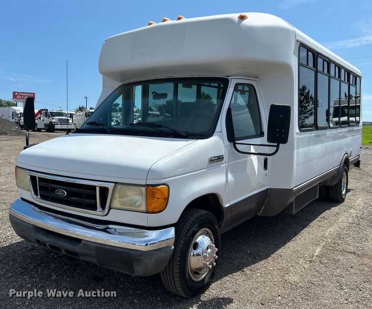 2007 Ford E450 Super Duty  shuttle bus - EG0701