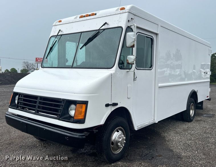 2000 Workhorse P30 delivery van - EG1437