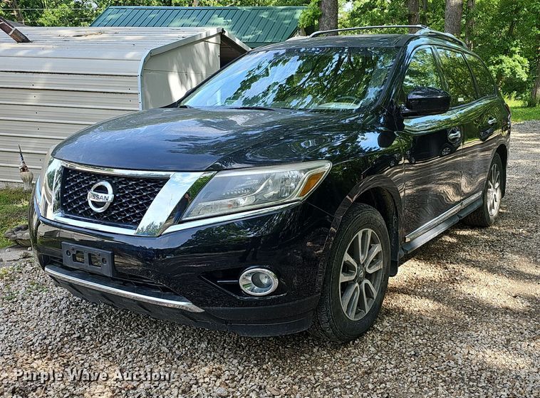 2014 Nissan  Pathfinder SUV - EJ5572