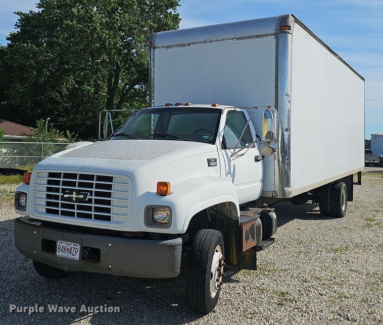 2002 Chevrolet C6500 box truck - EJ5640