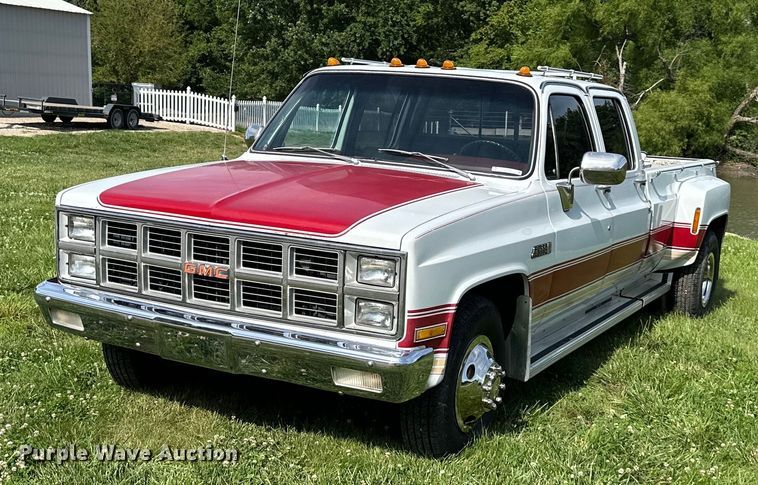1982 GMC C3500 Crew Cab pickup truck - EJ6892