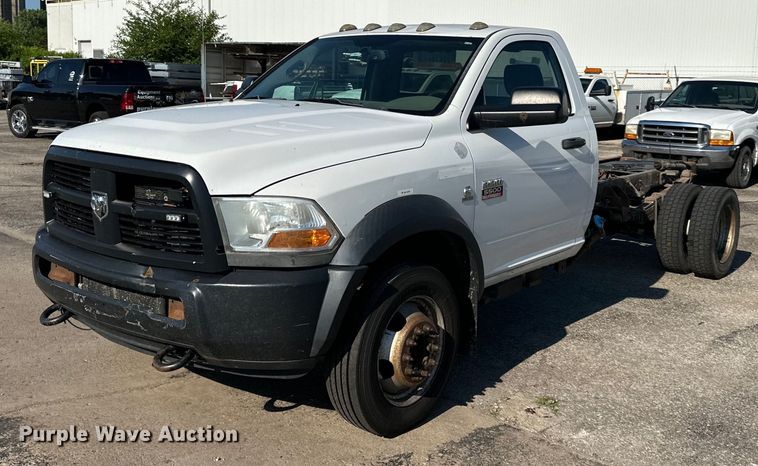 2012 Dodge  Ram 5500HD truck cab and chassis - EJ6909