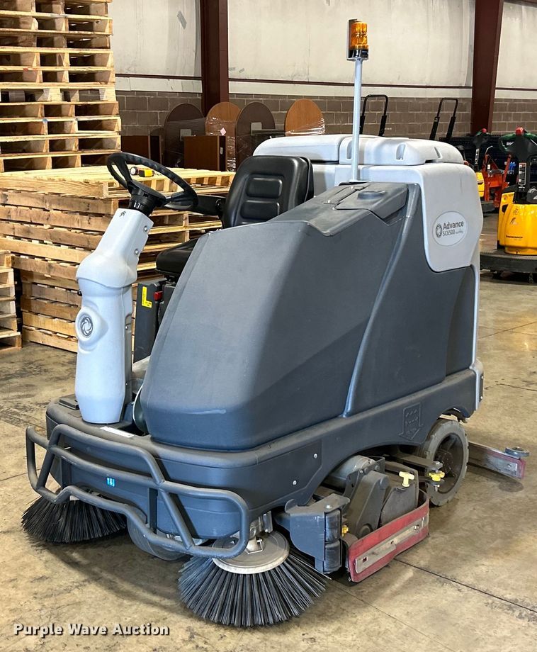 Advance  SC6500 45C floor scrubber - EK4767