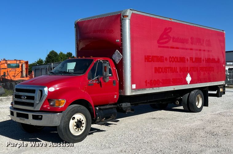 2011 Ford F750 Super Duty XLT box truck - EK4771