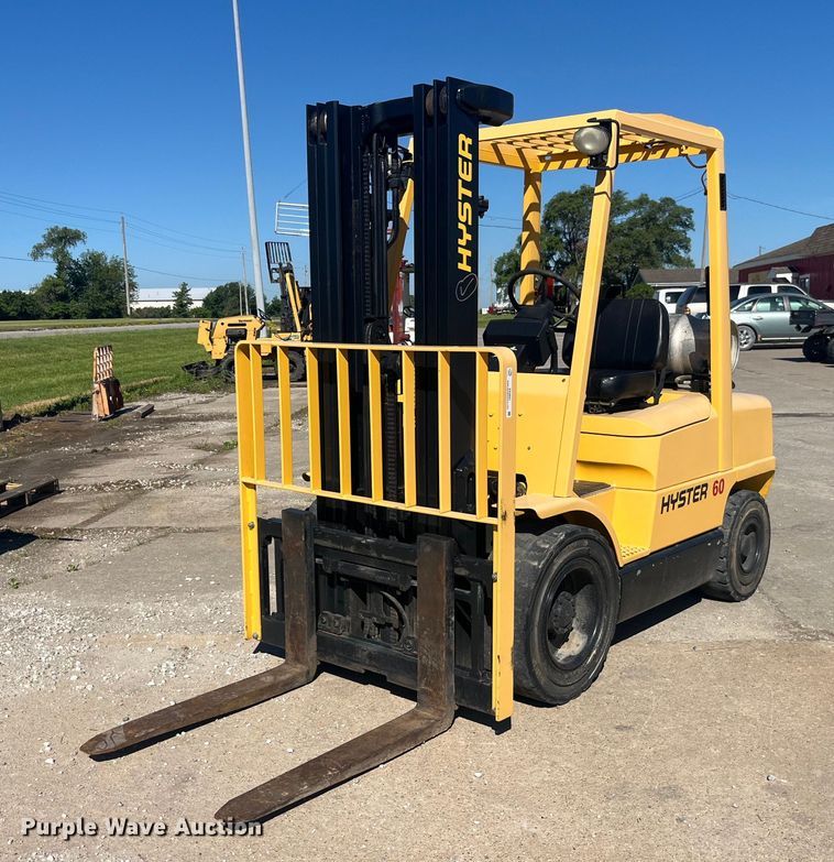 2010 Hyster H60XM forklift - EK8691