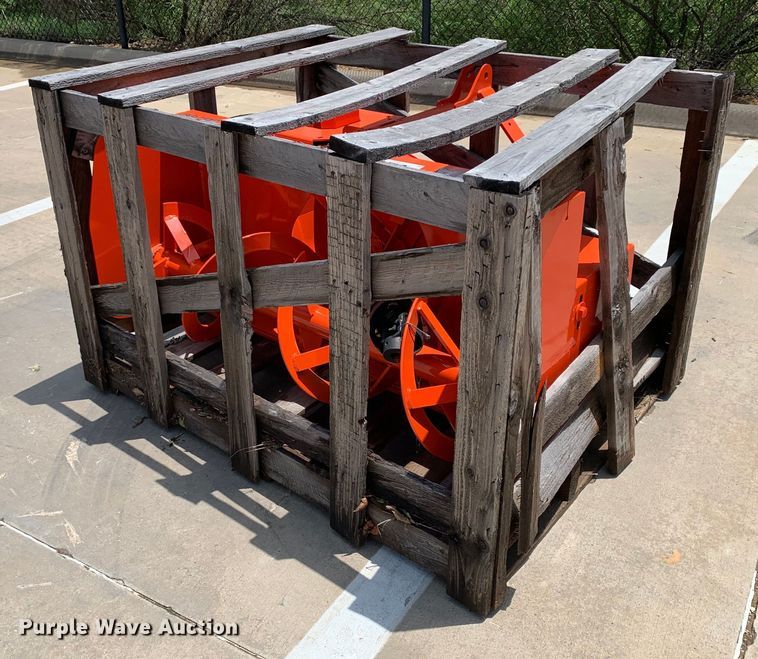 Kubota B2789 50" W snow blower - JT9862