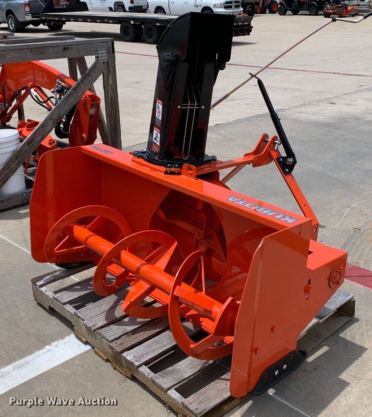 Kubota B2789 50" W snow blower - JT9863