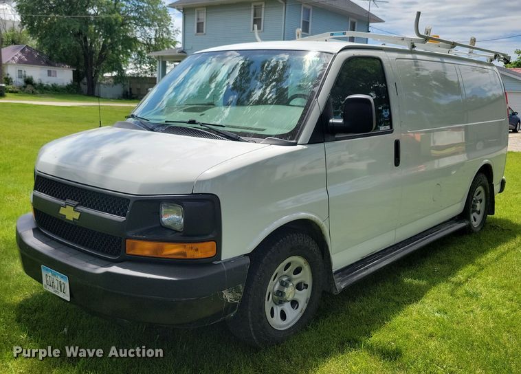 2013 Chevrolet  Express 1500 van - KA9980