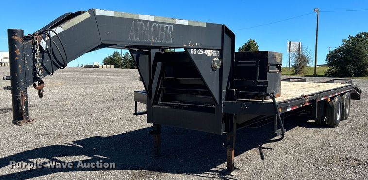 2005 Apache equipment trailer - KH9542