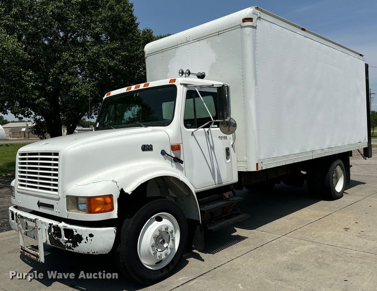 1995 International  4700 box truck - MU9792