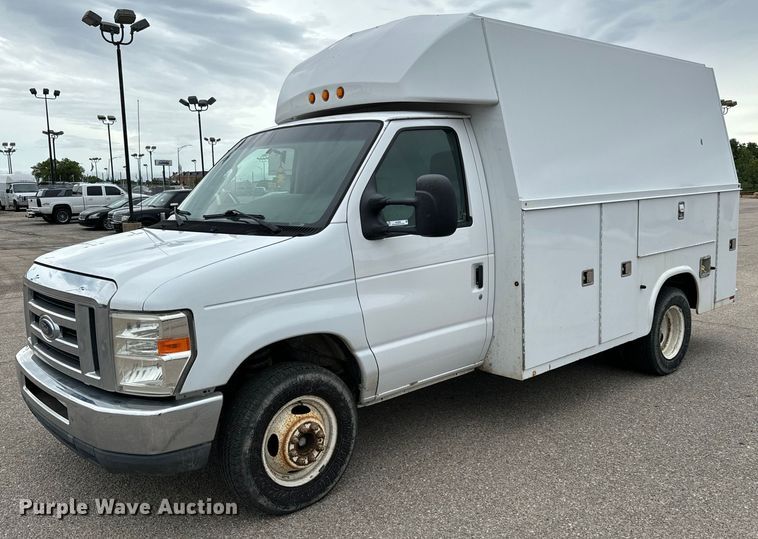 2012 Ford  E350 Super Duty utility van - NL9902