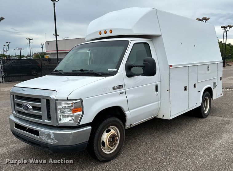 2012 Ford E350 Super Duty utility van - NL9906