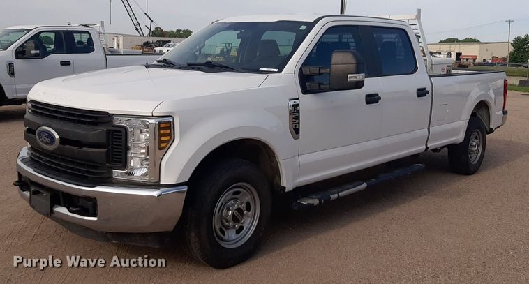 2019 Ford F250 Super Duty XL Crew Cab pickup truck - NU9824