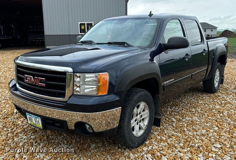 2008 GMC  Sierra 1500 Crew Cab pickup truck - OG9565