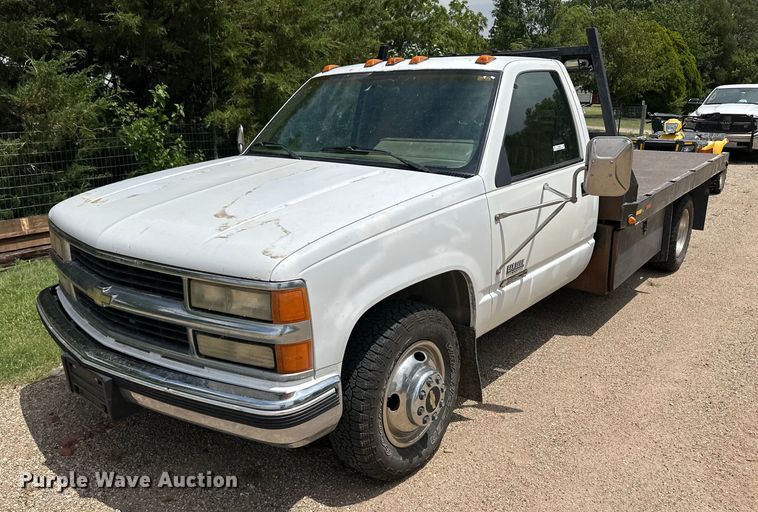 1994 Chevrolet C3500 flatbed pickup truck - OL9588